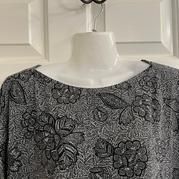 J. Jill Ballet Neck 3/4 Sleeve Black and White Print Top Size XL - Picture 2 of 8